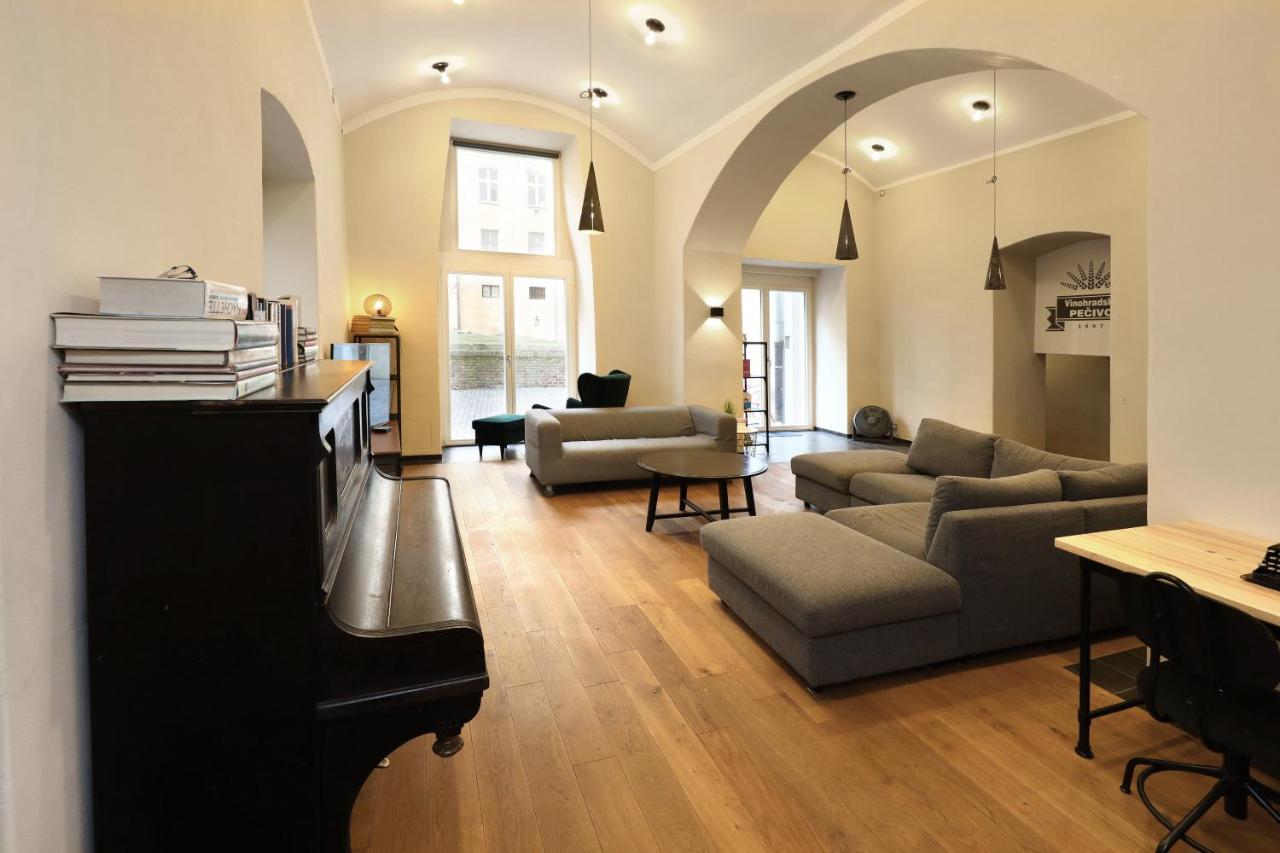 Design Loft 2 Minutes To Wenceslas Square Prag Exterior foto